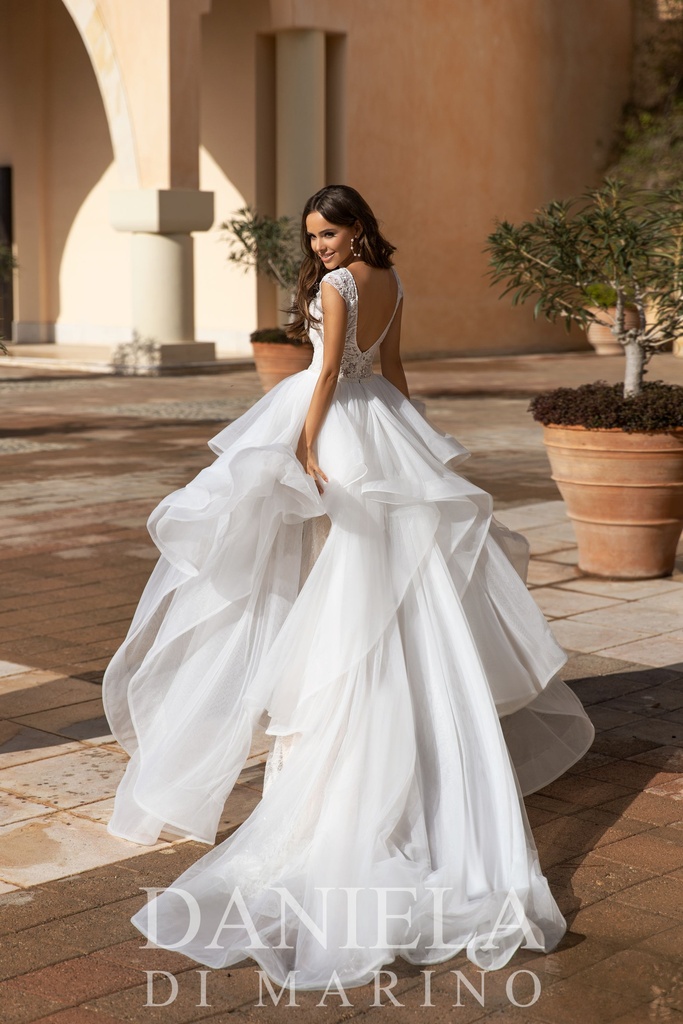 6318+ruffles skirt