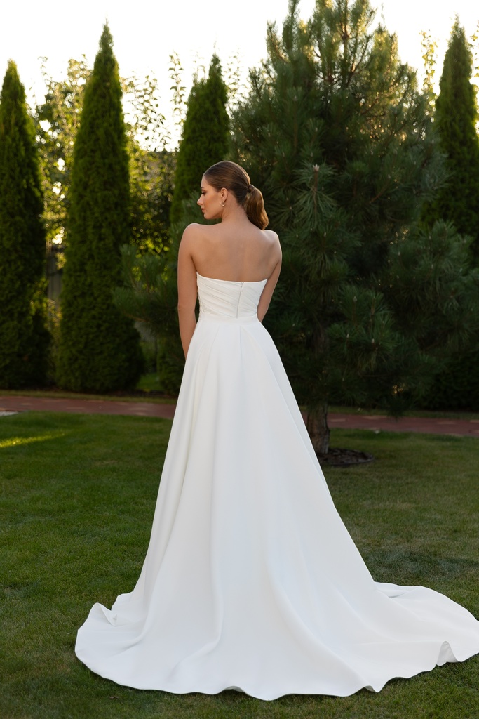 NM0011 ivory
