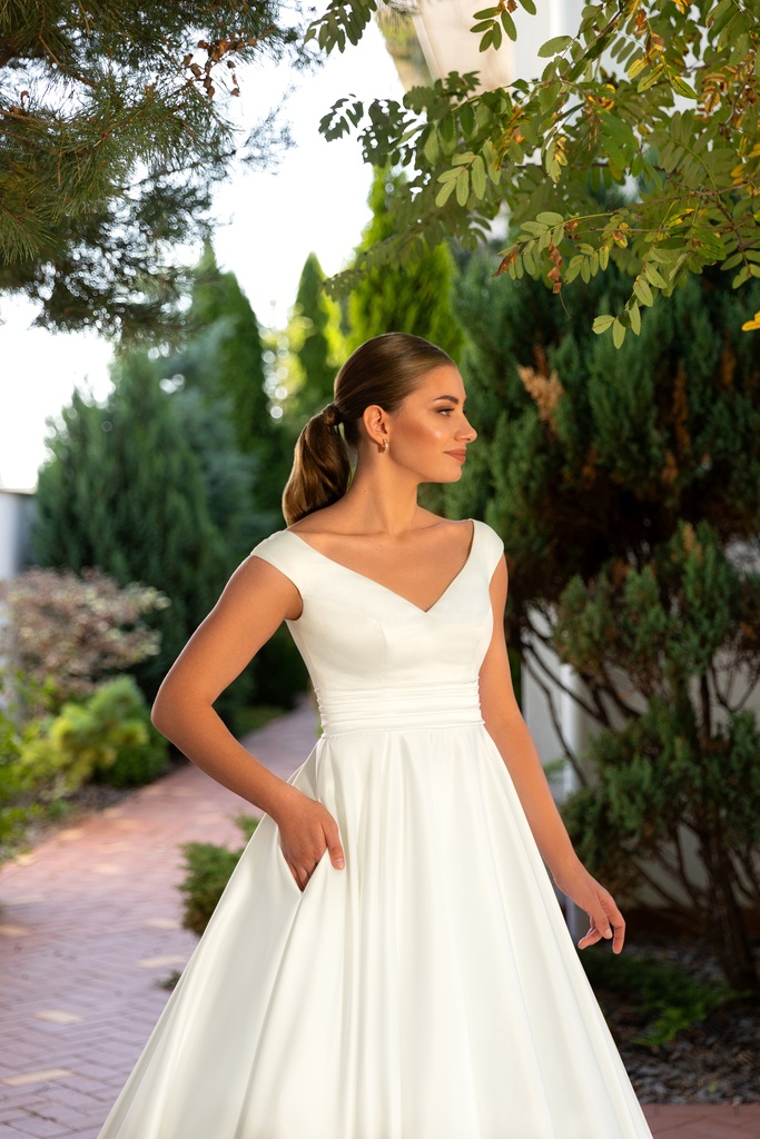 NM0016 ivory