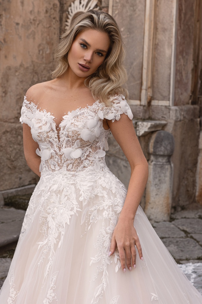 8052 Lace skirt