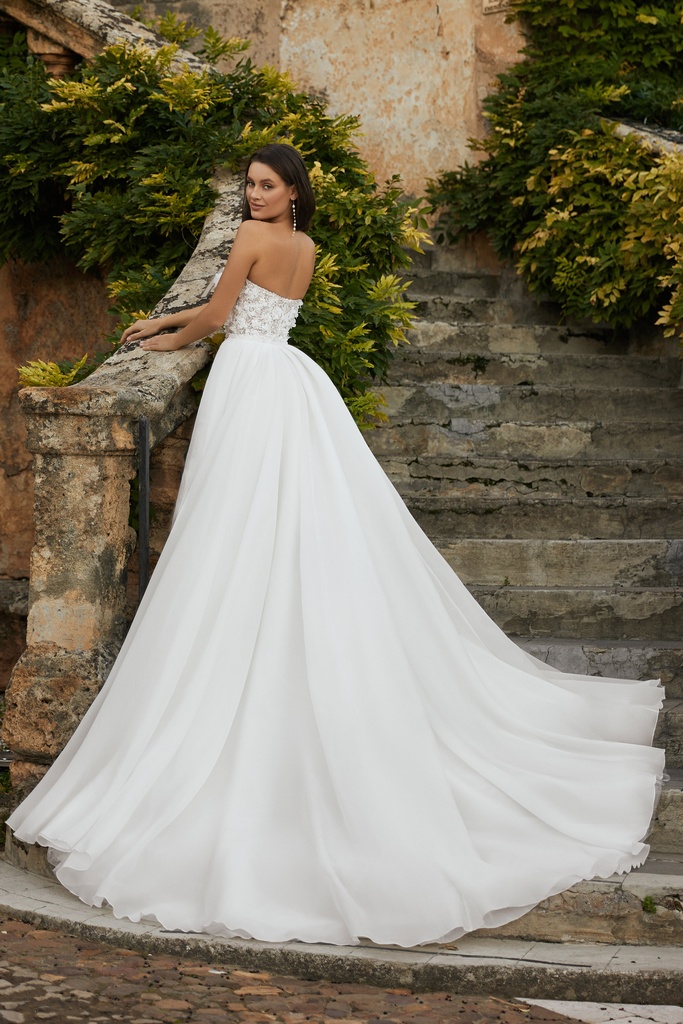 8043 Detachable organza skirt