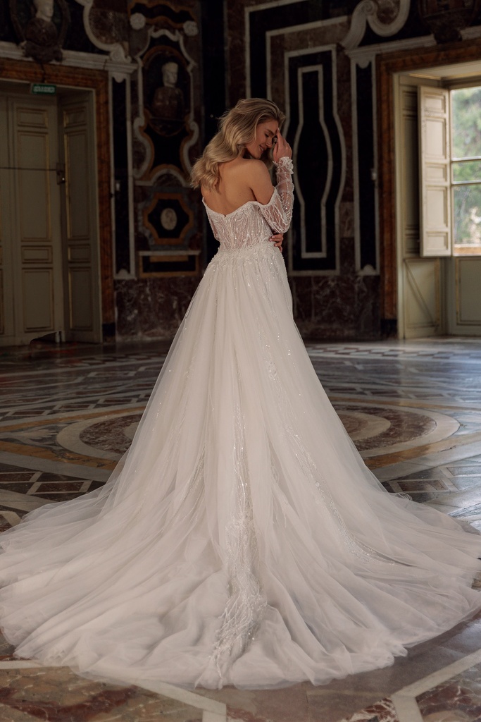 8047 Detachable tulle skirt